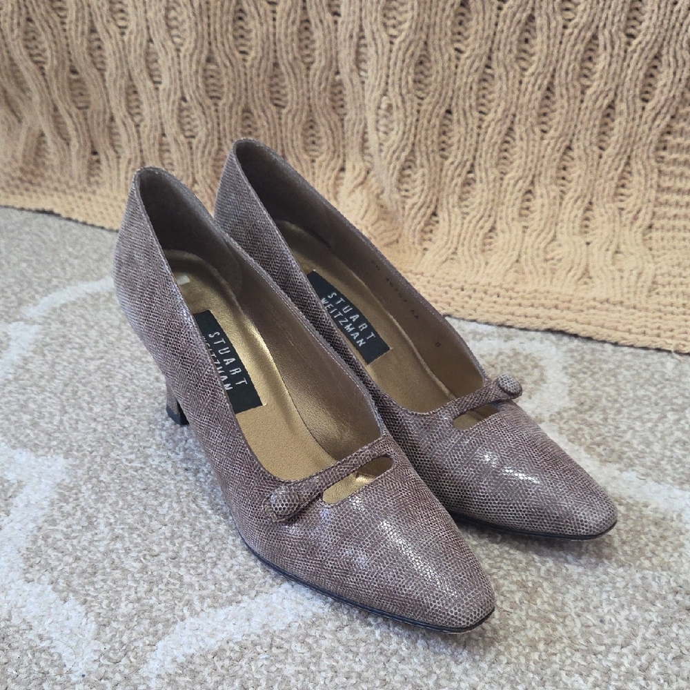 Stuart Weitzman Brown Snakeskin Embossed Pump - Size 8